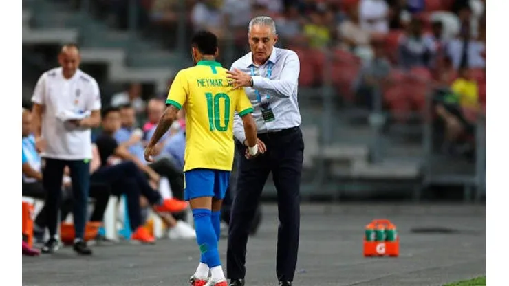 Sin palabras: a Neymar le alcanzó con dos emojis para su mensaje después de lesionarse