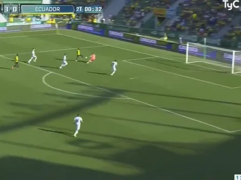 Foyth arrancó dormido el segundo tiempo y por poco le regala un gol a Ecuador