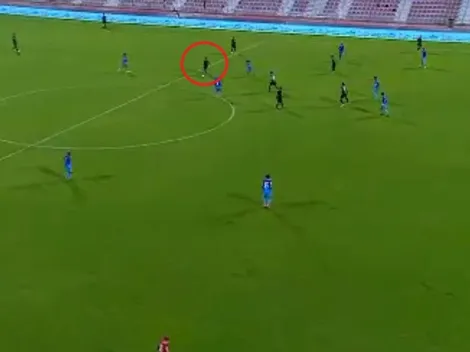 Video: con 38 años, Rodrigo Tabata marcó un golazo espectacular de mitad de cancha