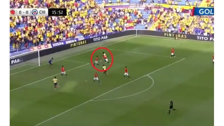 La primera contra Chile la tuvo Cuadrado y la reventó contra Claudio Bravo