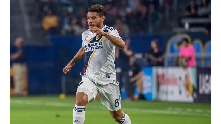 El gerente de Los Angeles Galaxy habló de la chance de vender a Jona al América