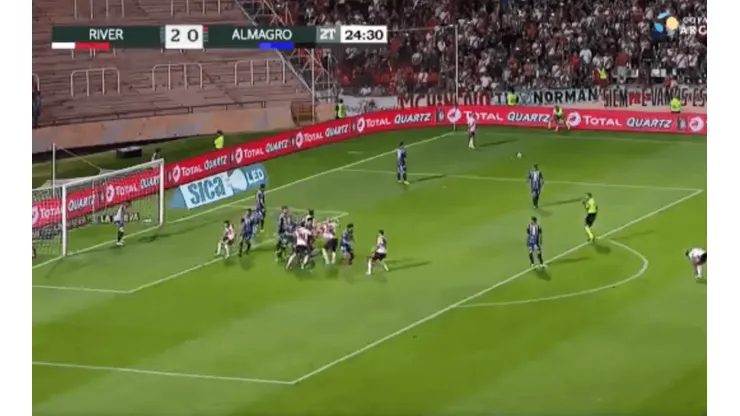 Quintero volvió a jugar tras 208 días y casi hace un golazo increíble de tiro libre