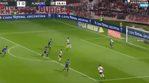 Scocco tenía hambre y se comió un mano a mano más fácil de hacer que de errar