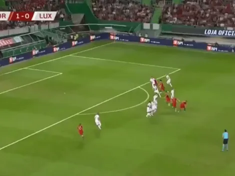 Cristiano Ronaldo tiró un tiro libre muy lejos y la volada del arquero nos hizo reír