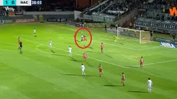 Patriotas hizo el penalti más infantil de la historia y Barcos lo cambió por gol