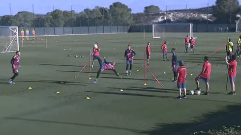 A lo James contra Betis: la espectacular chilena de Ospina en la práctica de Colombia