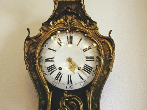 Para el nuevo horario invernal, ¿hay que adelantar o atrasar el reloj?