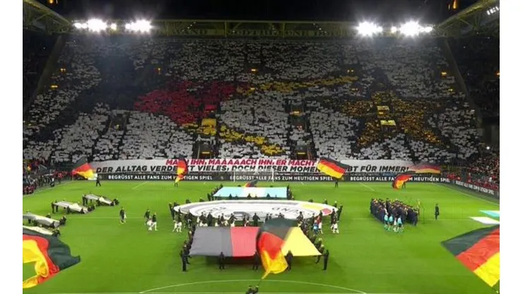 No sean malos: Alemania recibió a Argentina con un mosaico del gol de Götze en la final de 2014