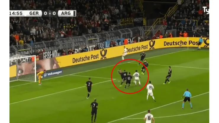 Gnabry limpió a 3 jugadores de Argentina con un toque y hay gol de Alemania