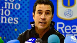 El ex futbolista mexicano dejó su cargo como DT.