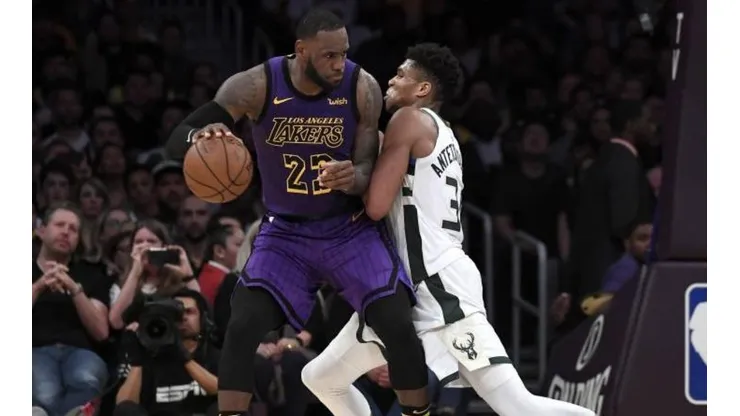 Los Milwaukee Bucks se burlaron de los Lakers en las redes sociales con un tuit épico