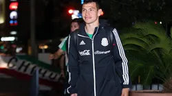 La sonrisa de él es la de todos los aficionados al verlo arribar.