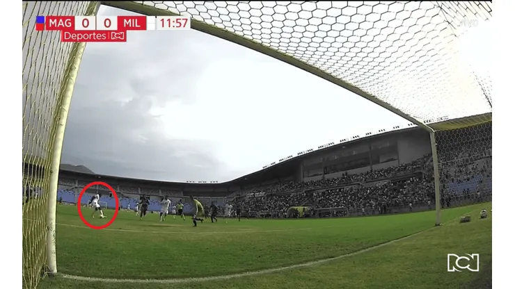 Insólito fallo: ¡con el arco vacío y Elíser se comió el primero de Millos!