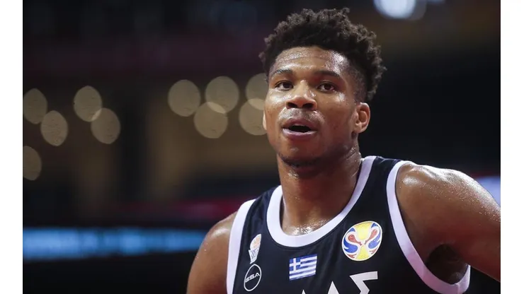 Entrenador de Brasil troleó a Giannis Antetokounmpo por su mala actuación en el Mundial