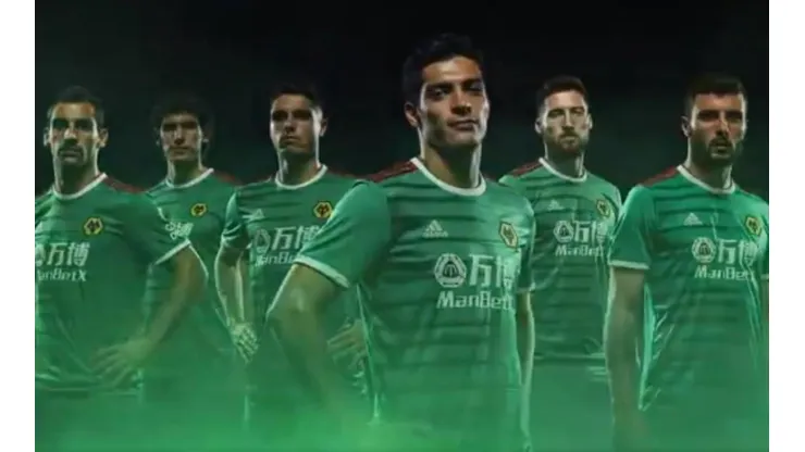 Raúl Jiménez, protagonista de la nueva playera 'mexicana' del Wolverhampton