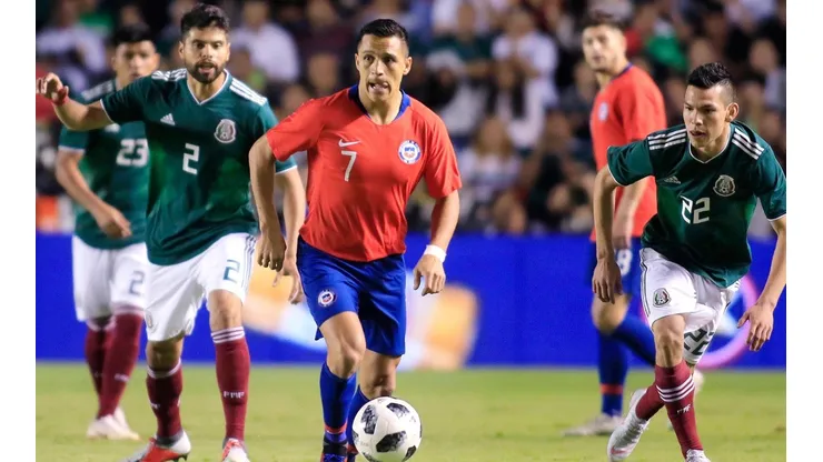 "Lozano tiene un uno contra uno muy importante": Alexis Sánchez