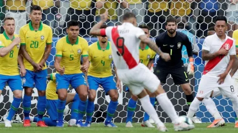 La mica cuenta con dos estrellas por los dos torneos continentales ganados por Perú.