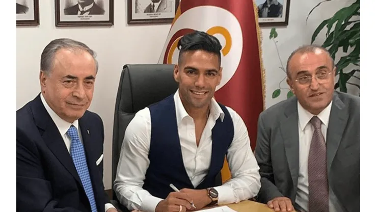 Falcao tuvo que subir un fotón a Instagram porque nunca vivió mejor recibimiento que en Galatasaray