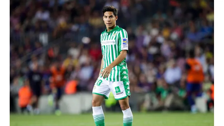 Diego Lainez no se mueve del Real Betis
