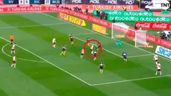 Martínez Quarta se dio media vuelta en el área y estuvo a punto de meter el primero de River