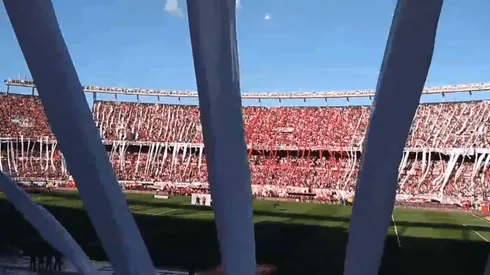 Foto del recibimiento de River.