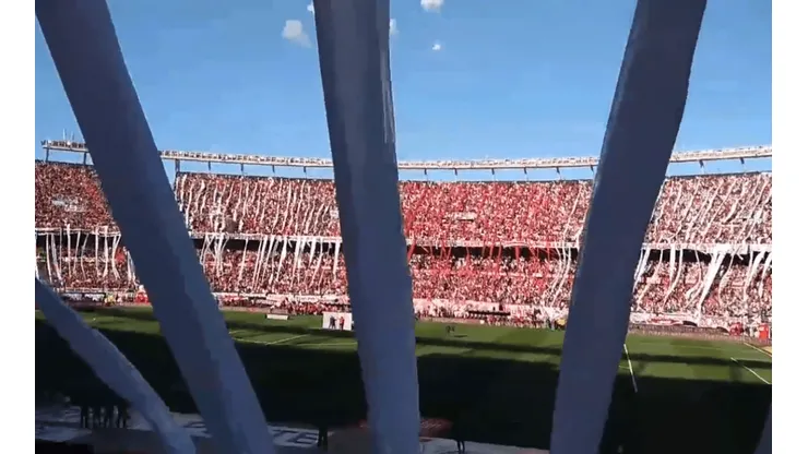 Foto del recibimiento de River.