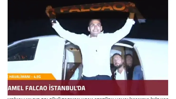 Falcao pisó suelo turco y recibió bienvenida de superestrella