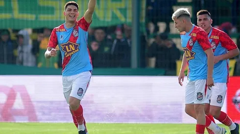 Arsenal va por una victoria en Tucumán