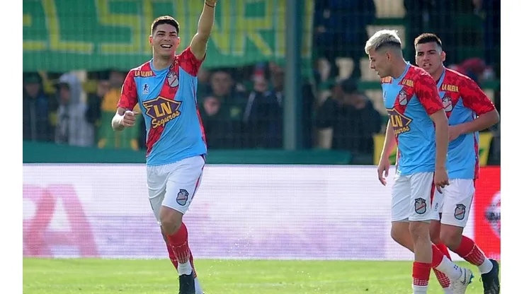 Arsenal va por una victoria en Tucumán