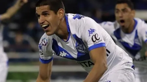 Abram llegó a Velez proveniente del Sporting Cristal.