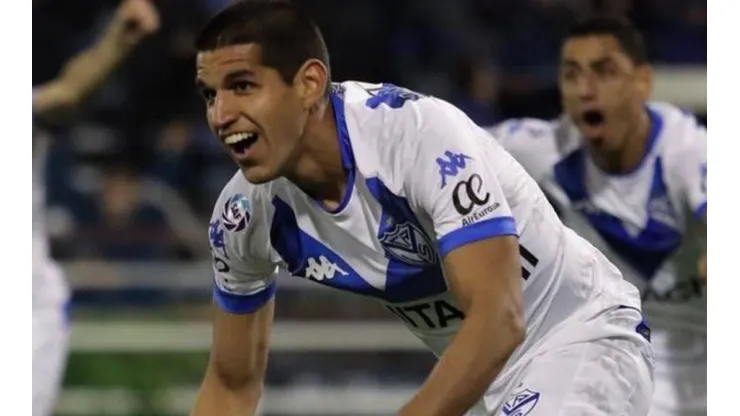 Abram llegó a Velez proveniente del Sporting Cristal.