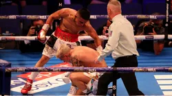 Julio Martínez, campeón por pocos minutos: noqueó a Charlie Edwards, pero la declararon "sin decisión"