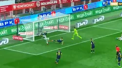 Nunca vimos algo igual: la épica doble salvada de un defensor en Rusia