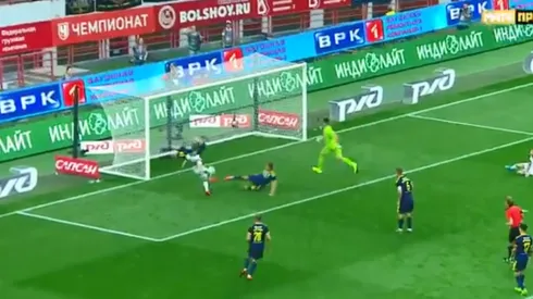 Nunca vimos algo igual: la épica doble salvada de un defensor en Rusia