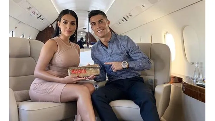 En modo reina: Georgina Rodríguez fue a alentar a Cristiano con un vestido y tacos altos