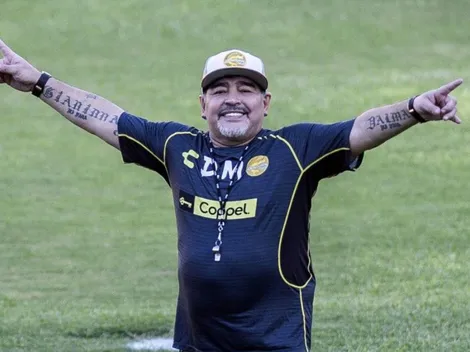 Se relame Maradona: el equipo de la Superliga que lo quiere se acaba de quedar sin técnico