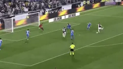 Cristiano Ronaldo enganchó el balón de zurda y de primera marcó el 3-0