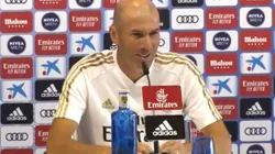 Foto de Zinedine Zidane en conferencia de prensa.