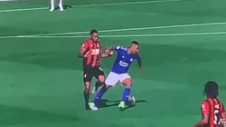 En Europa tampoco funciona el VAR: Tielemans casi quiebra a Wilson ¡y no le sacaron ni amarilla!