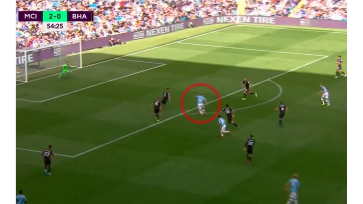Le das un metro y te emboca: golazo de Agüero para sellar su doblete contra Brighton