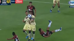 ¡Era penal! Una chilena pegó en la mano de Paul Aguilar, pero ni el VAR ni el árbitro sancionaron