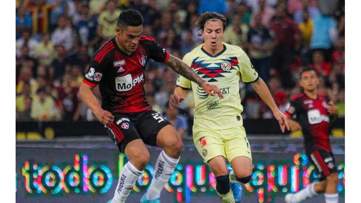 Atlas utilizó la cabeza para golear a América