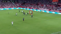 Combinación letal: Banega se juntó con el Mudo Vázquez y el Sevilla se puso en ventaja