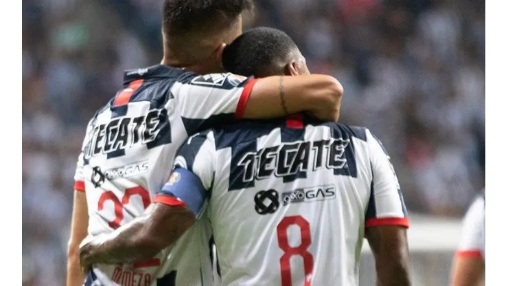 Monterrey venció a Pumas y se acercó a la cima