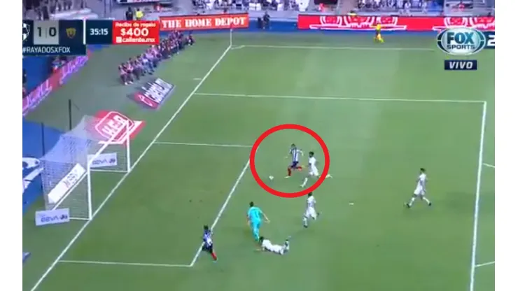 ¡Sin portero! Insólito gol fallado por Funes Mori