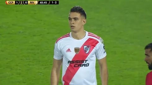 Rafael Santos Borré en la Copa Libertadores con la camiseta de River Plate femenino.