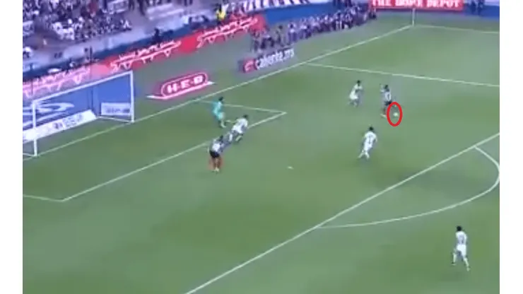 ¡Gritalo! Meza abrió el marcador para Monterrey