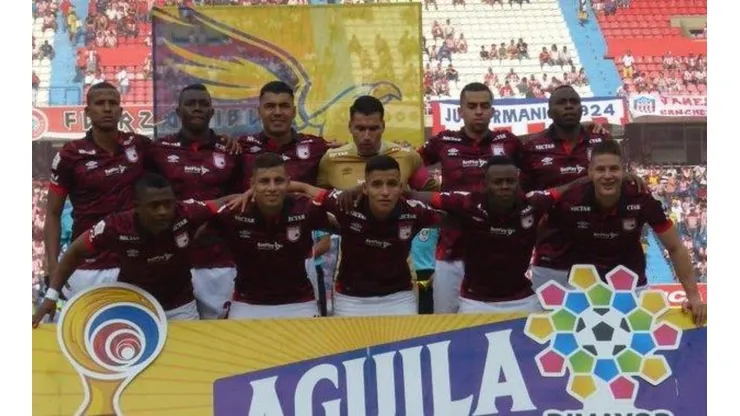 Al caído caerle: la millonaria multa que tendrá que pagar Santa Fe por culpa de su extécnico