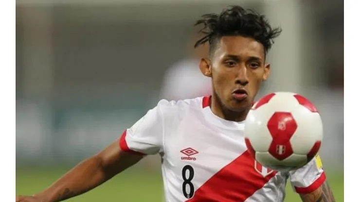 Gonzáles jugó en Colo-Colo de Chile, antes de jugar en Cristal.