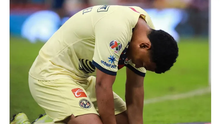 La afición del América le respondió a Roger Martínez